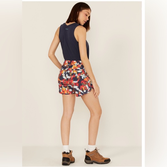 Columbia Women's Pleasant Creek Shorts with a multicolor floral print - M - Picture 3 of 11